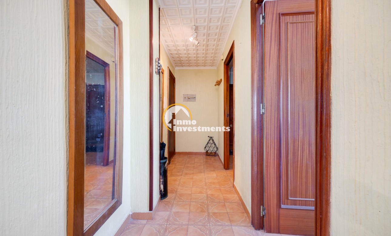 Resale - Apartment - Torrevieja - Playa del Acequion