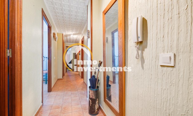 Resale - Apartment - Torrevieja - Playa del Acequion