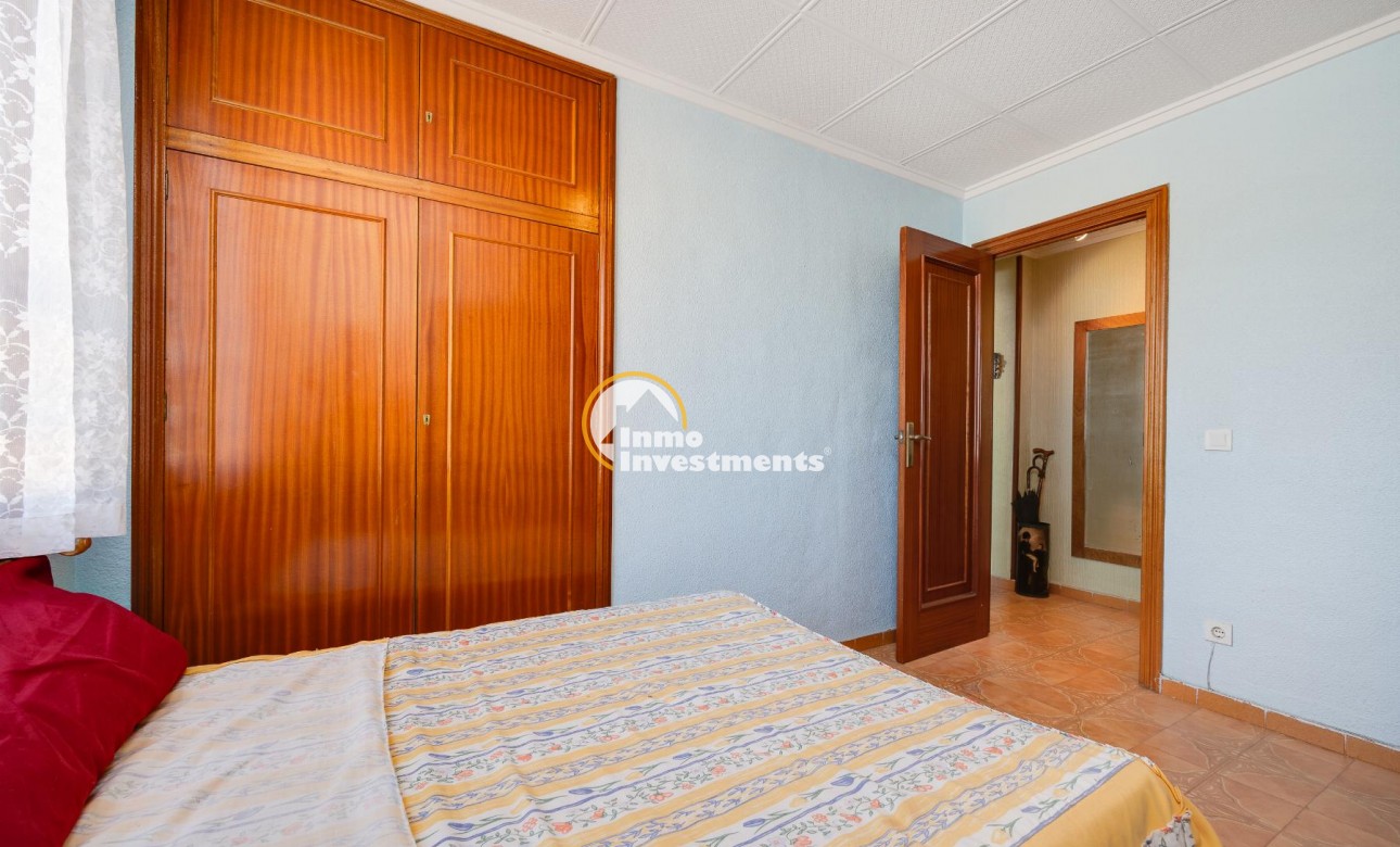 Resale - Apartment - Torrevieja - Playa del Acequion