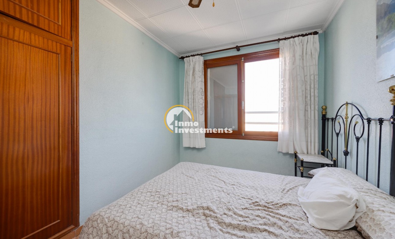 Resale - Apartment - Torrevieja - Playa del Acequion