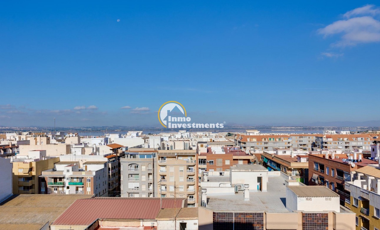 Resale - Apartment - Torrevieja - Playa del Acequion