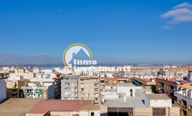 Resale - Apartment - Torrevieja - Playa del Acequion