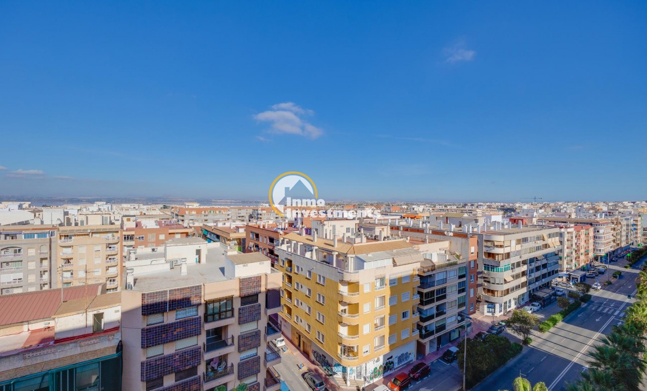 Resale - Apartment - Torrevieja - Playa del Acequion