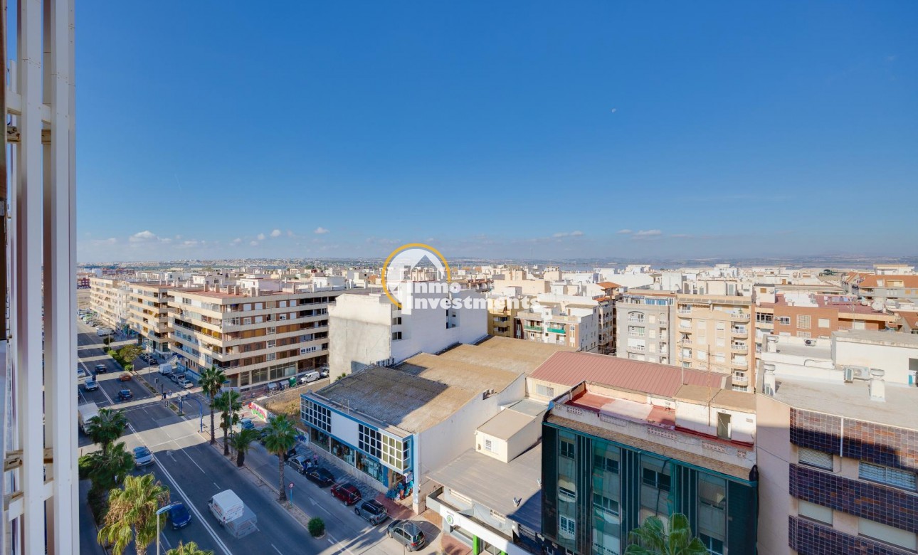 Resale - Apartment - Torrevieja - Playa del Acequion