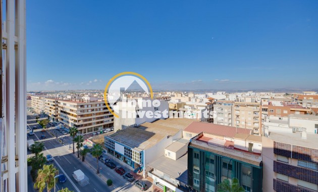 Resale - Apartment - Torrevieja - Playa del Acequion