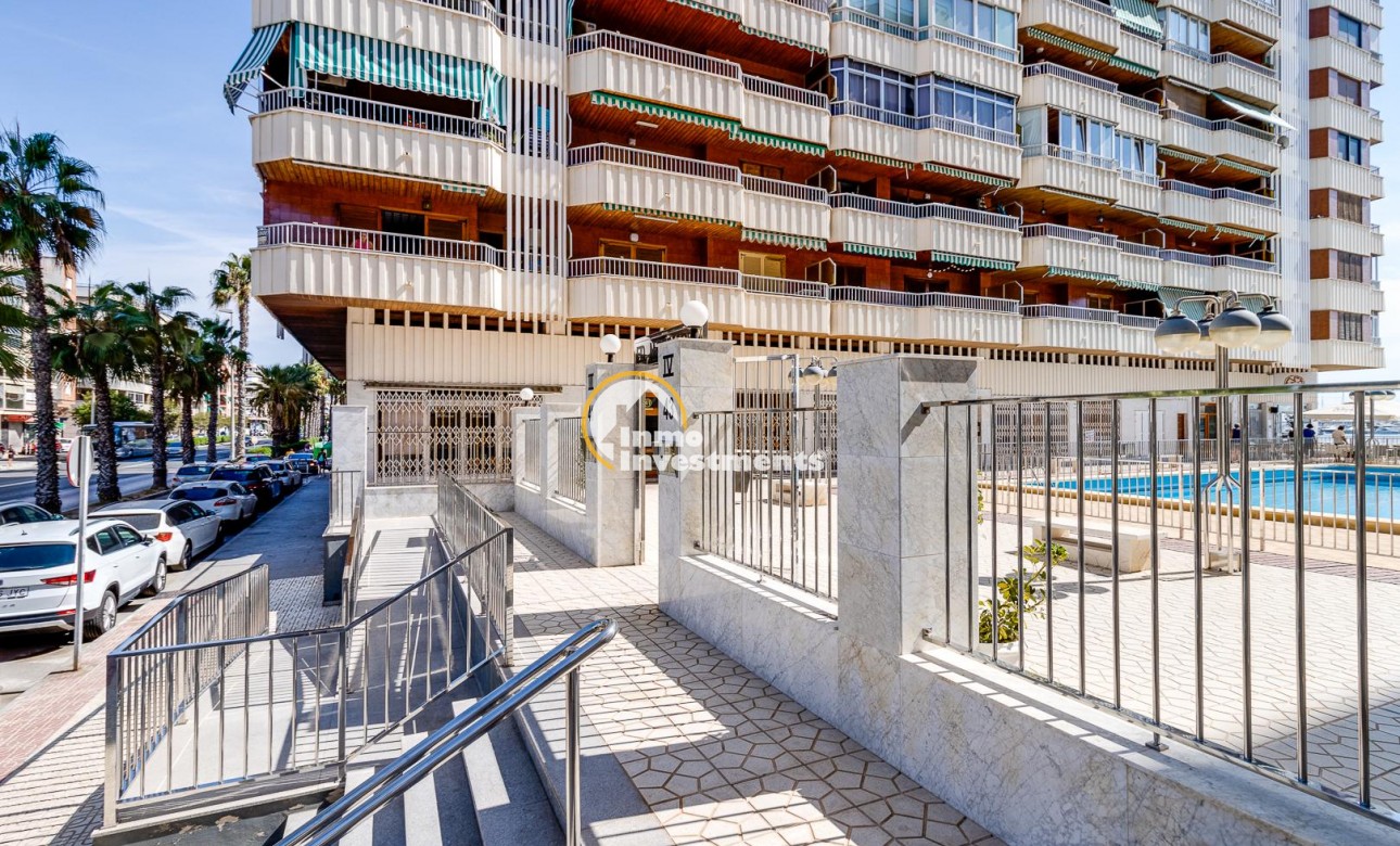 Resale - Apartment - Torrevieja - Playa del Acequion