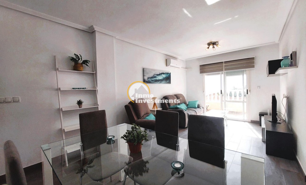 Resale - Apartment - Torrevieja - Paseo maritimo