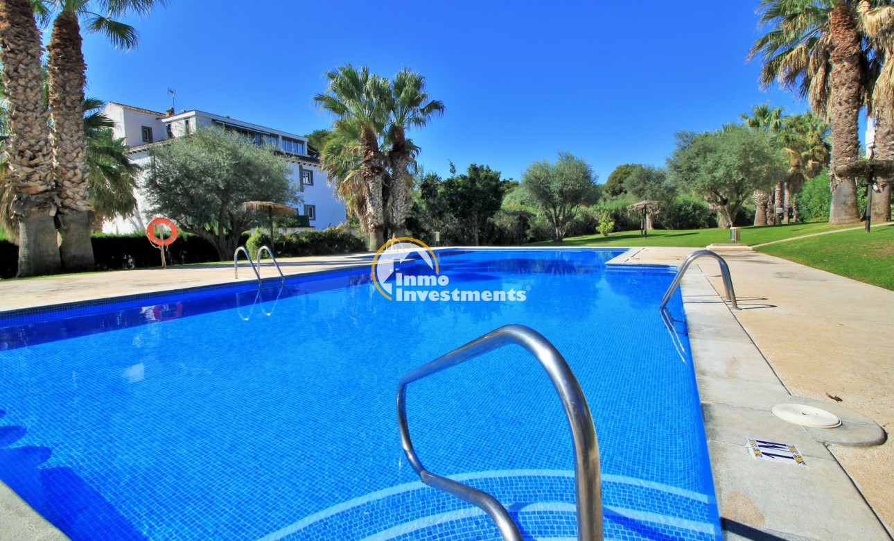 Resale - Apartment - Villamartin