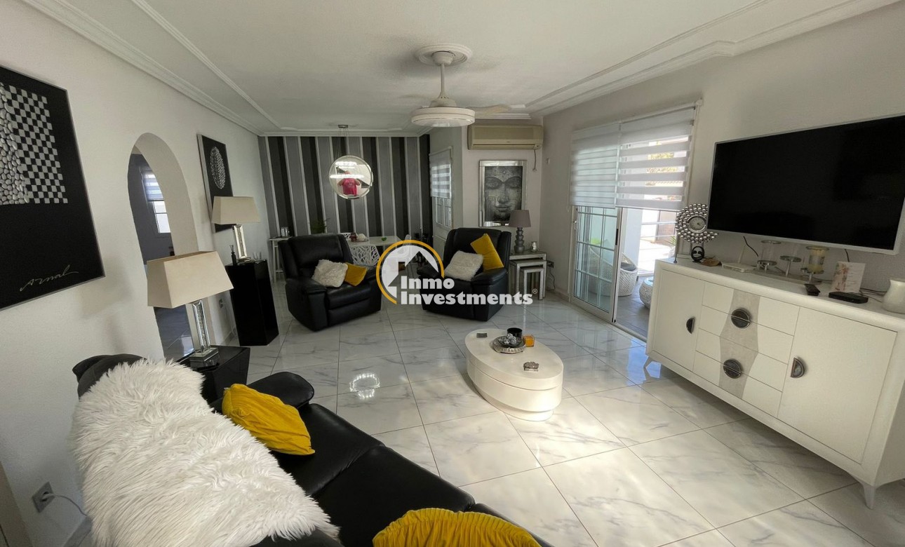 Resale - Villa - Cabo Roig - La Regia