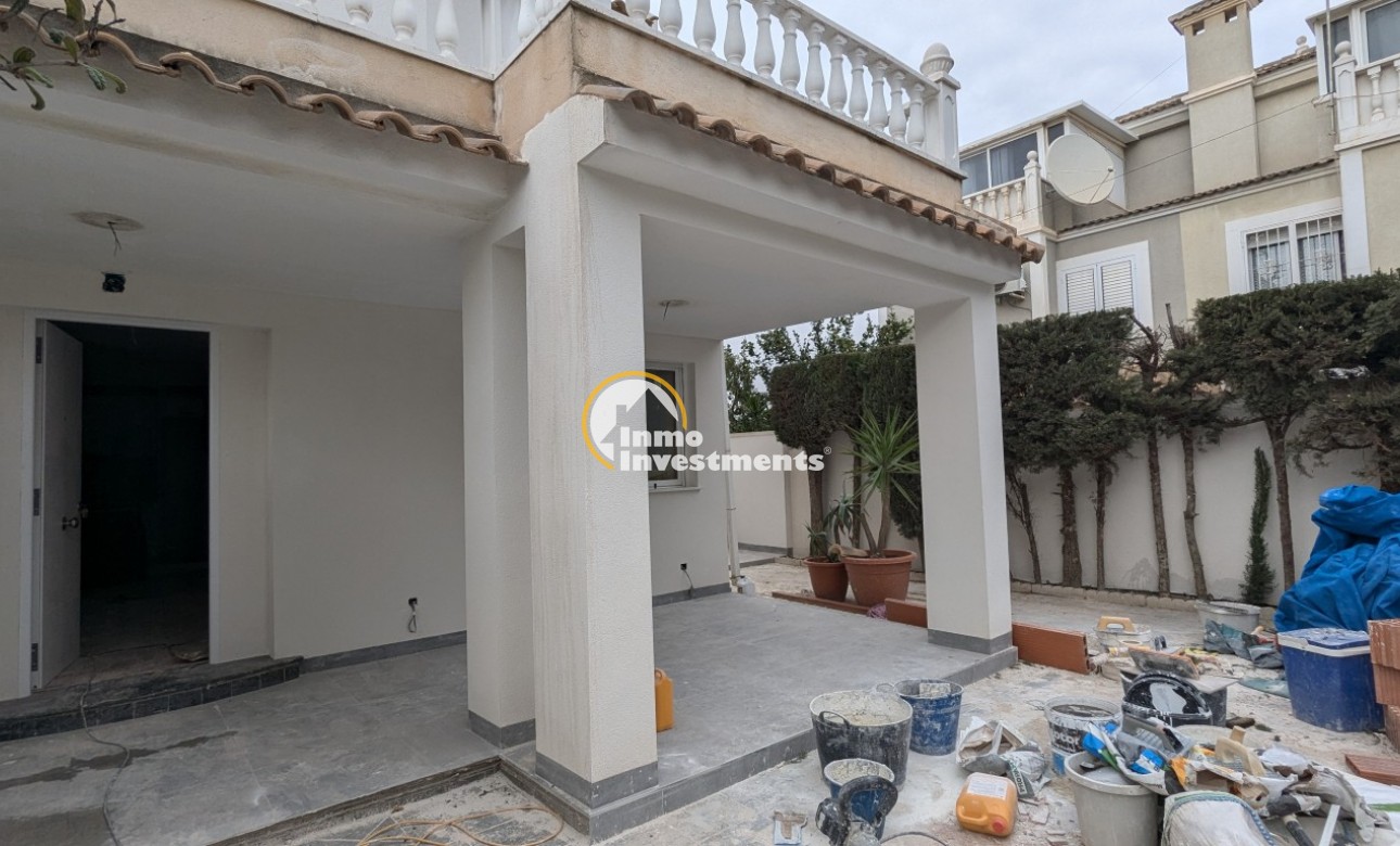 Resale - Semi detached villa - Torrevieja