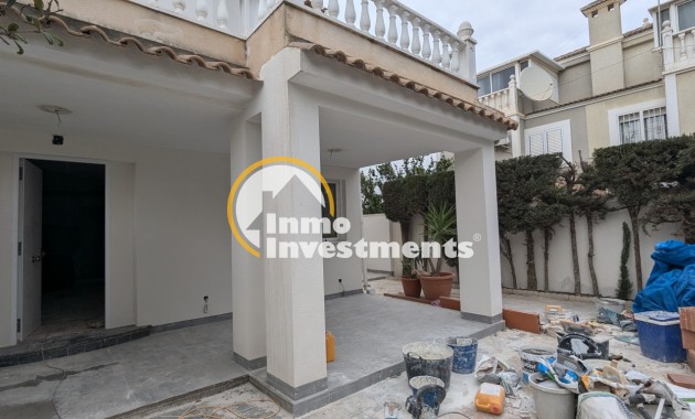 Resale - Semi detached villa - Torrevieja