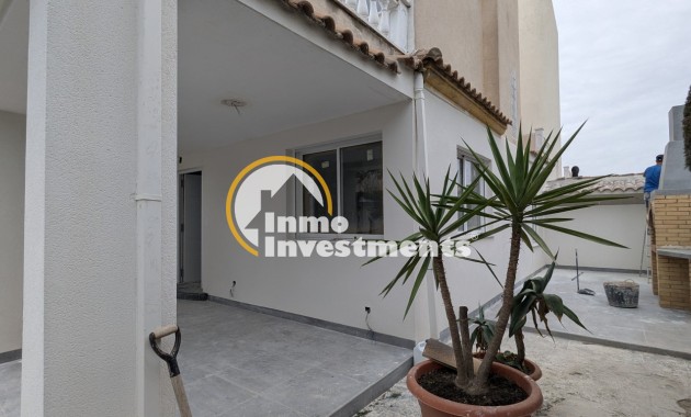 Resale - Semi detached villa - Torrevieja