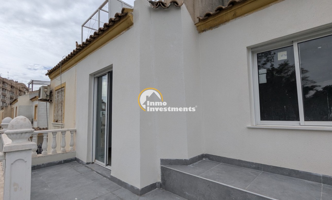 Resale - Semi detached villa - Torrevieja