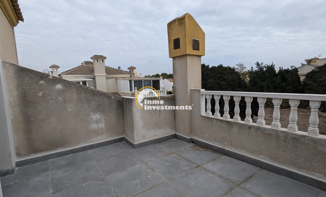 Resale - Semi detached villa - Torrevieja