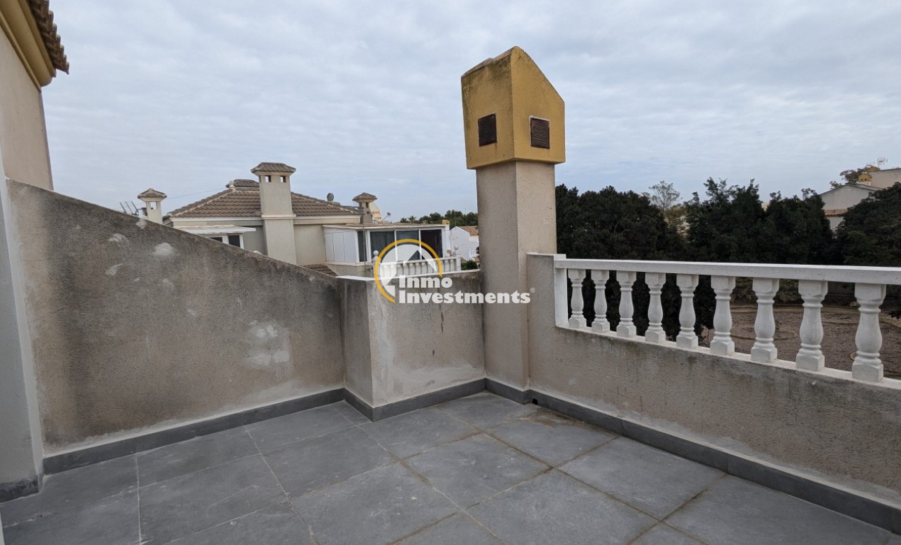 Resale - Semi detached villa - Torrevieja