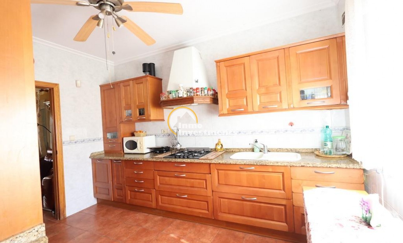 Resale - Villa - Playa Flamenca - Beachside