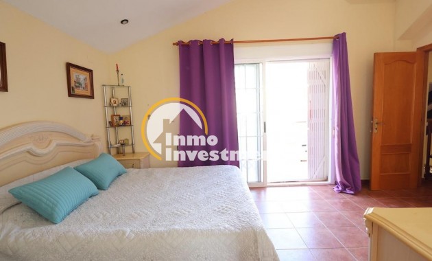 Resale - Villa - Playa Flamenca - Beachside