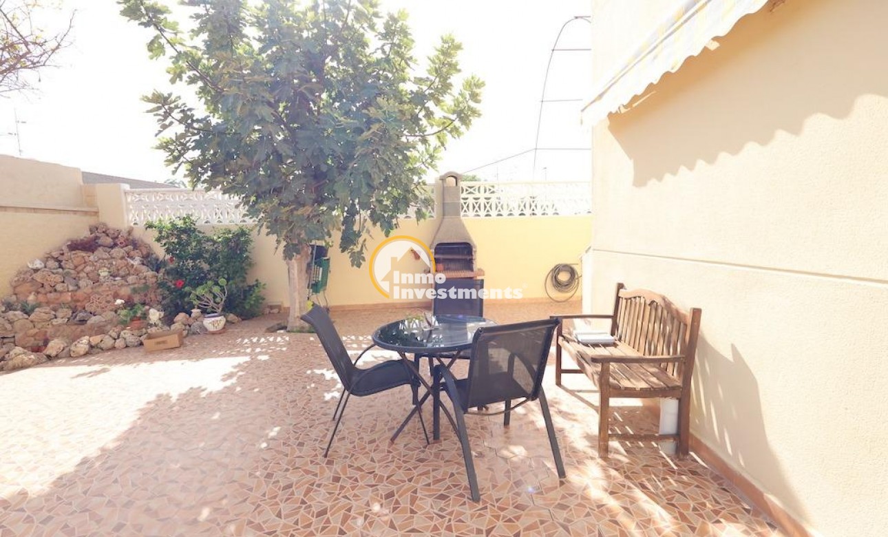 Resale - Villa - Playa Flamenca - Beachside