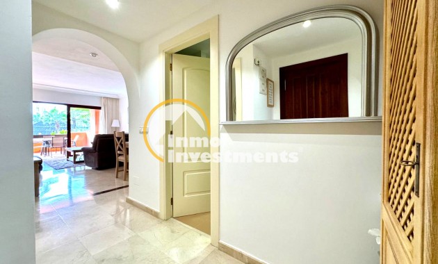 Resale - Apartment - Villamartin