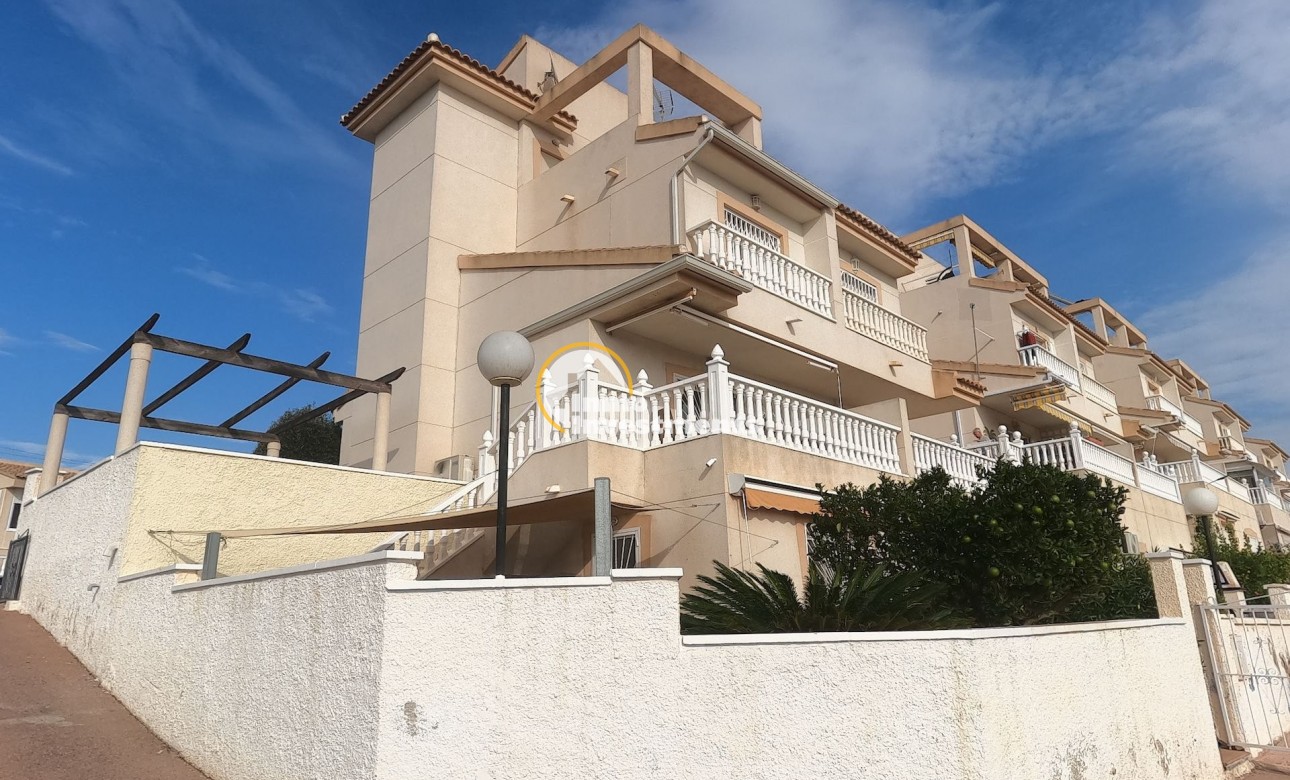 Resale - Semi detached villa - Ciudad Quesada