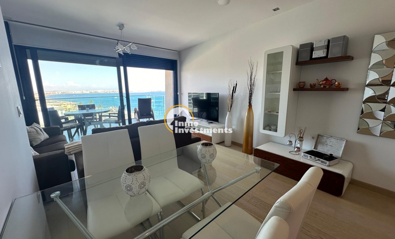 Resale - Apartment - Punta Prima - Beachside