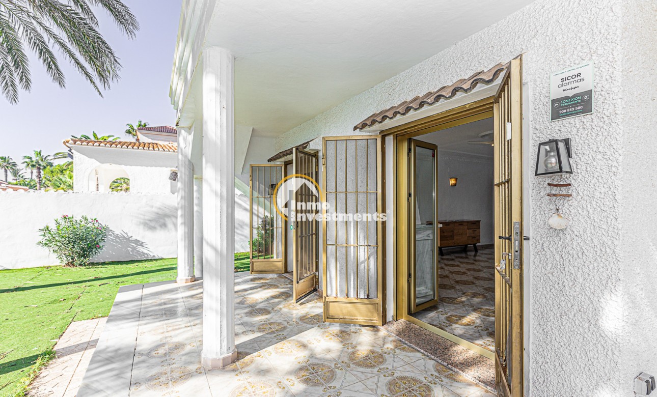 Resale - Villa - La Zenia