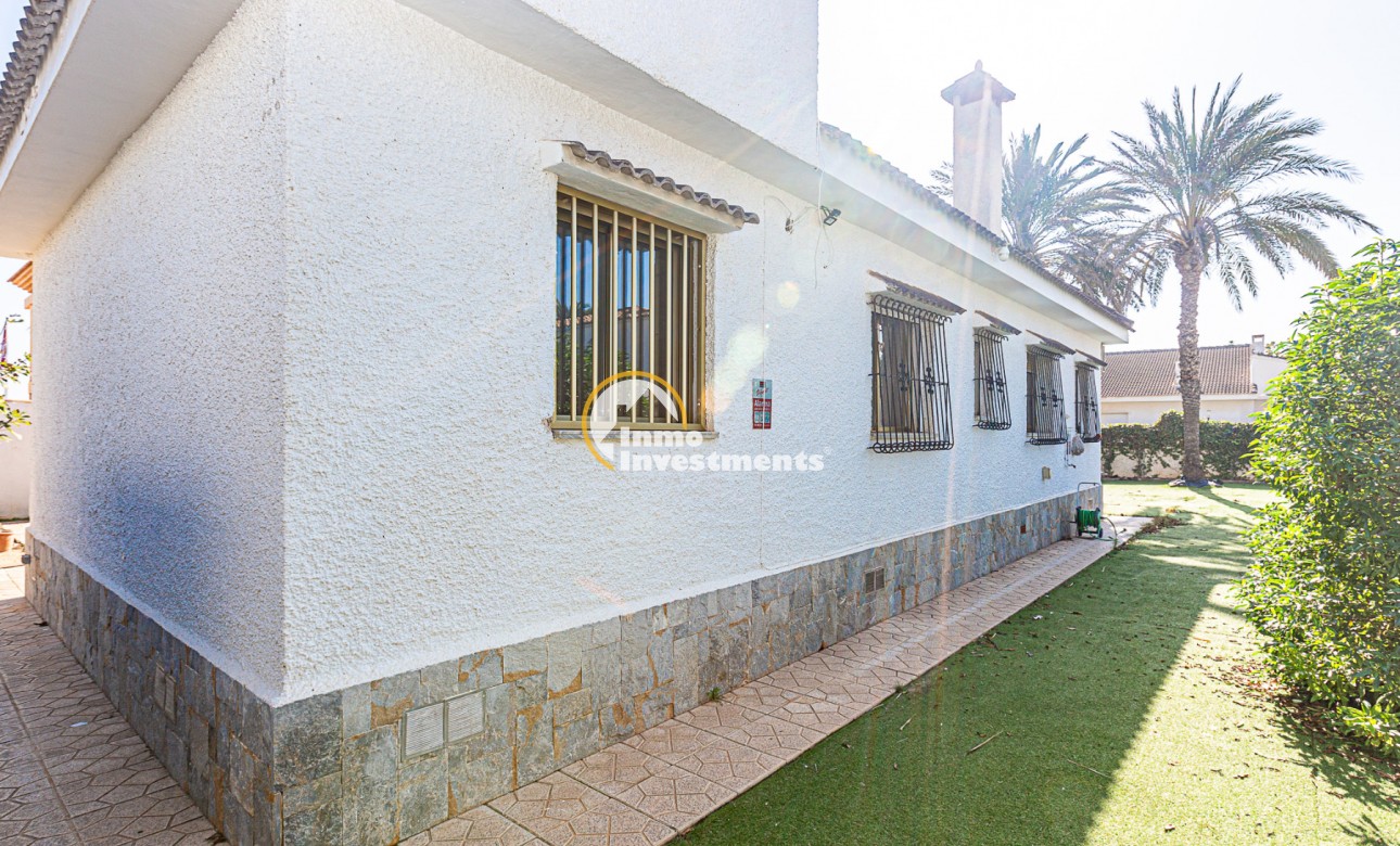 Resale - Villa - La Zenia