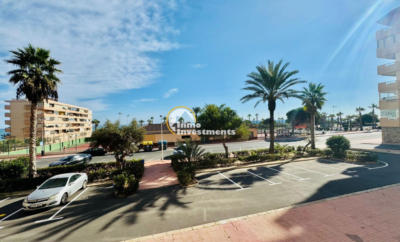 Resale - Apartment - Torrevieja - Beach