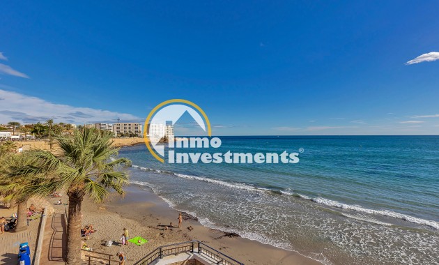 Resale - Villa - Punta Prima - Beachside