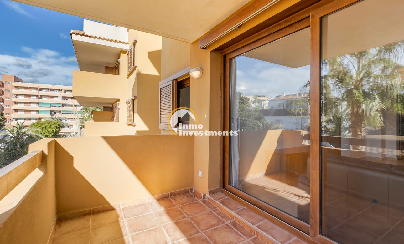 Resale - Apartment - Punta Prima - Beachside