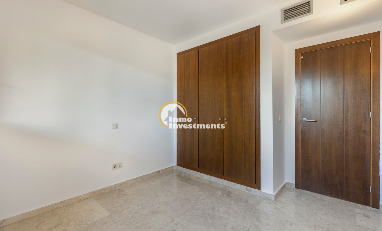 Resale - Apartment - Punta Prima - Beachside