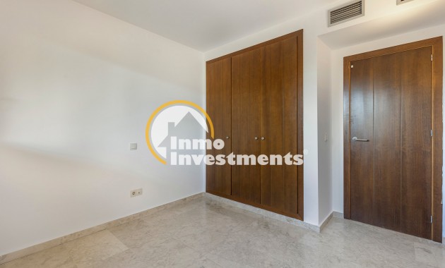 Resale - Apartment - Punta Prima - Beachside