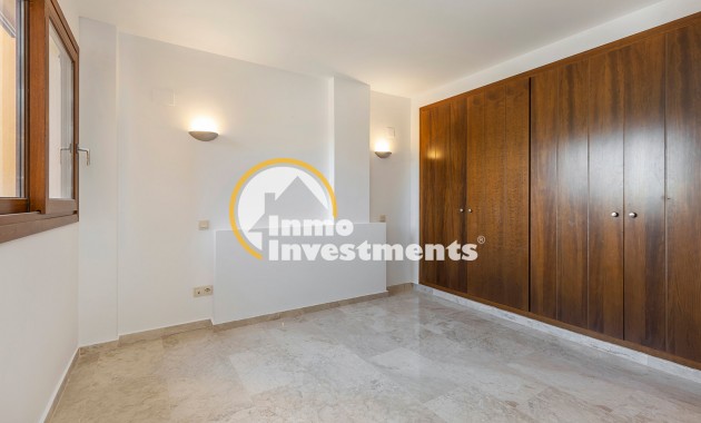 Resale - Apartment - Punta Prima - Beachside