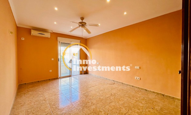 Resale - Town house - Villamartin