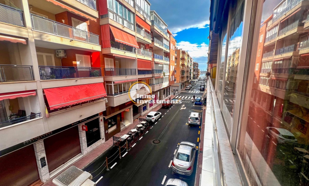 Resale - Apartment - Torrevieja - Acequion