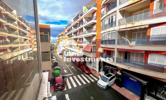 Resale - Apartment - Torrevieja - Acequion