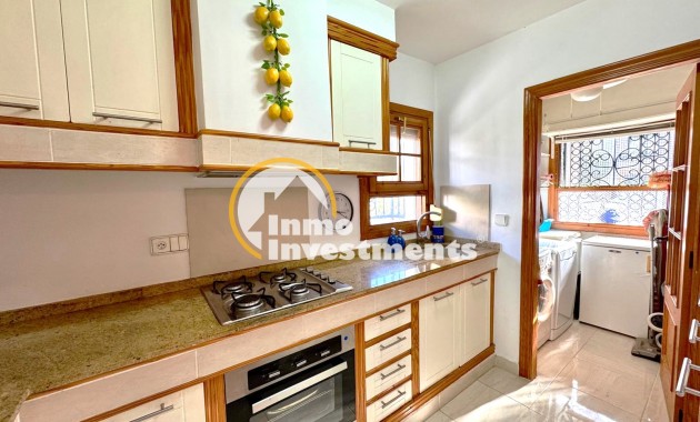 Resale - Town house - Villamartin - Valencias