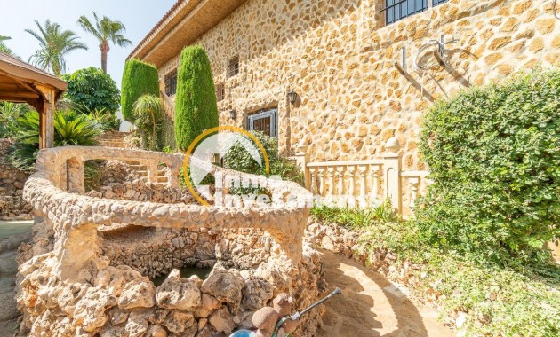 Resale - Villa - Torrevieja - Los Altos