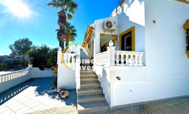 Till salu - Town house - Villamartin