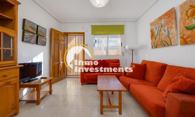 Reventa - Chalet independiente - Torrevieja - Pueblo - Centro