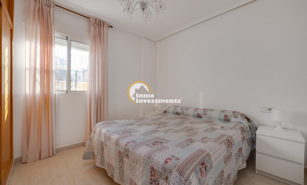 Reventa - Chalet independiente - Torrevieja - Pueblo - Centro