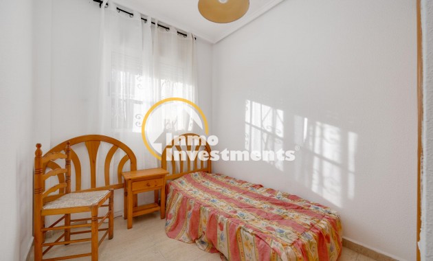 Reventa - Chalet independiente - Torrevieja - Pueblo - Centro