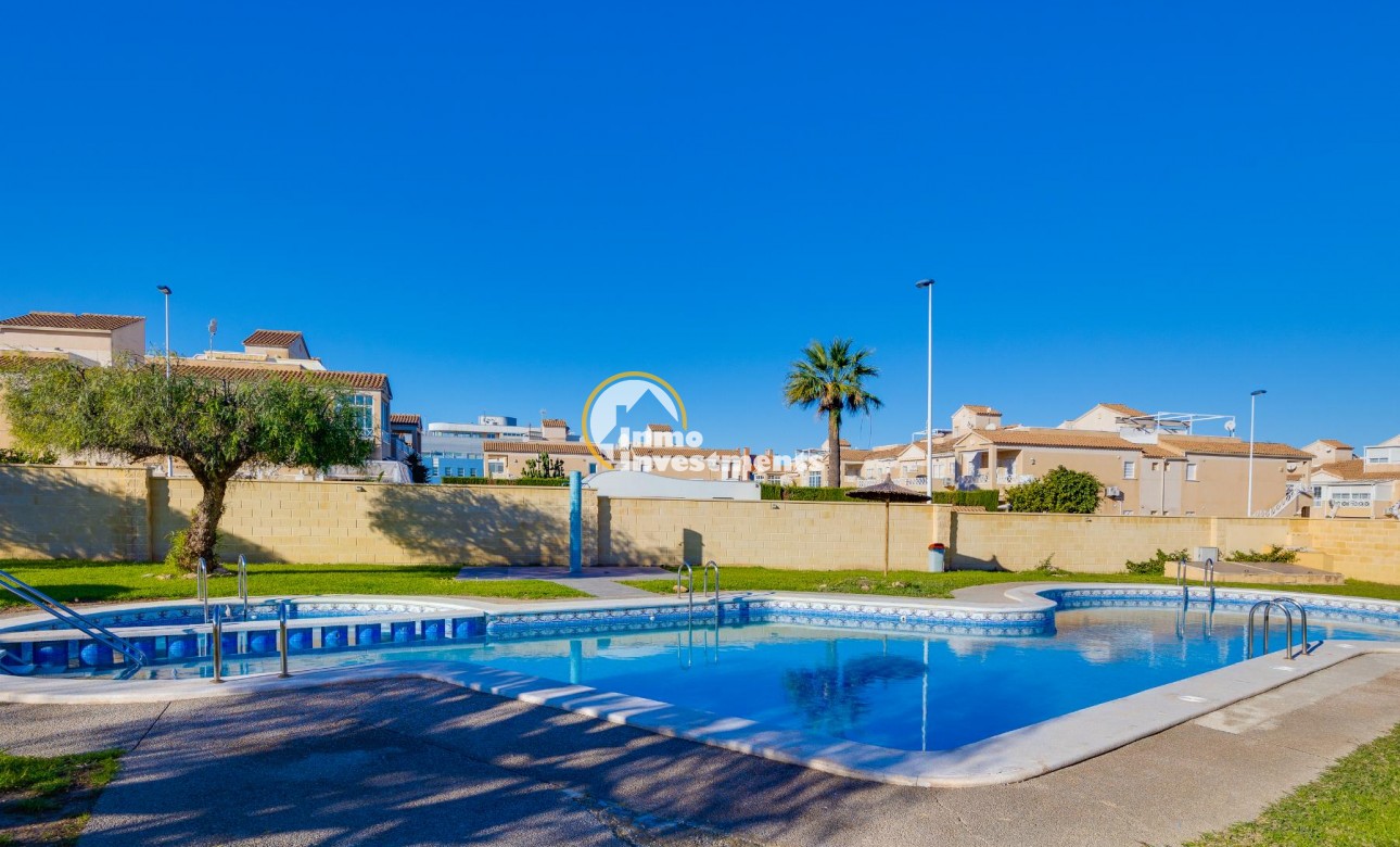 Reventa - Chalet independiente - Torrevieja - Pueblo - Centro