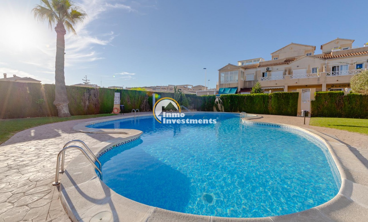 Reventa - Chalet independiente - Torrevieja - Pueblo - Centro