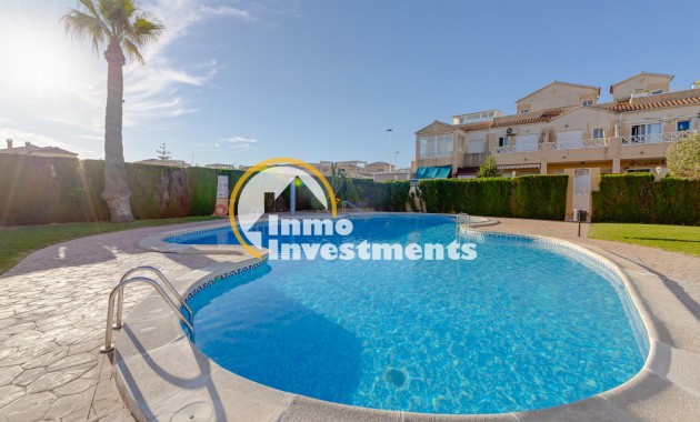 Reventa - Chalet independiente - Torrevieja - Pueblo - Centro