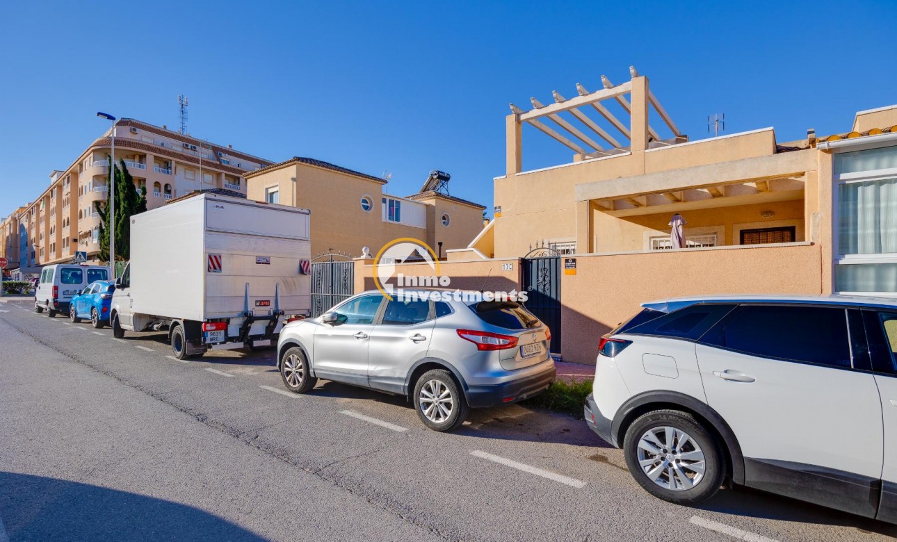 Reventa - Chalet independiente - Torrevieja - Pueblo - Centro