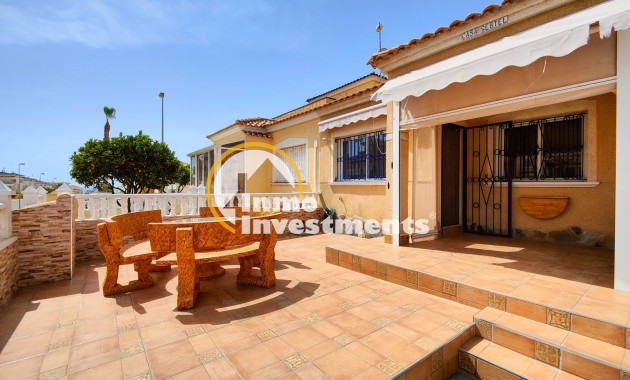 Resale - Semi detached villa - Punta Prima