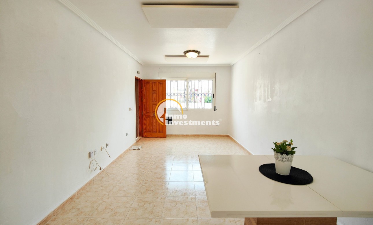 Resale - Semi detached villa - Punta Prima