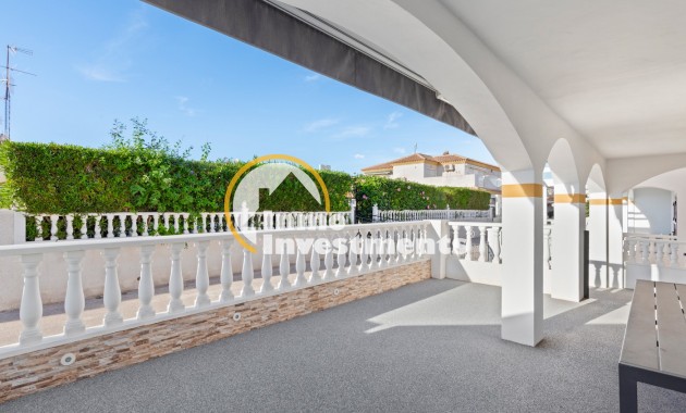 Resale - Villa - Orihuela Costa