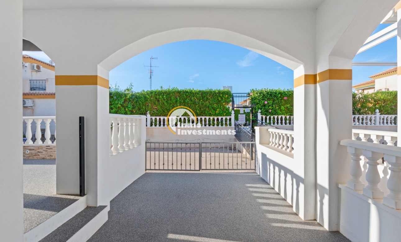 Resale - Villa - Orihuela Costa